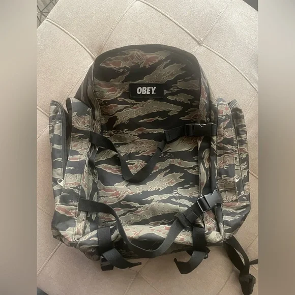 OBEY BACKPACK - CAMO - new
